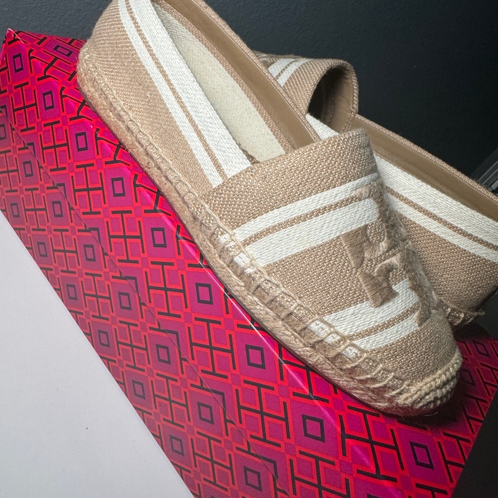Brand New Tory Burch Double T Jacquard Espadrille with Box and Dustbag Size 5.5 - Picture 3 of 5